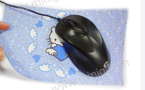 Computer mouse pad