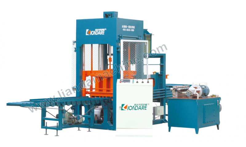 Fully automatic concrete block molding machine