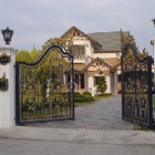 Gate