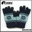 knit gloves